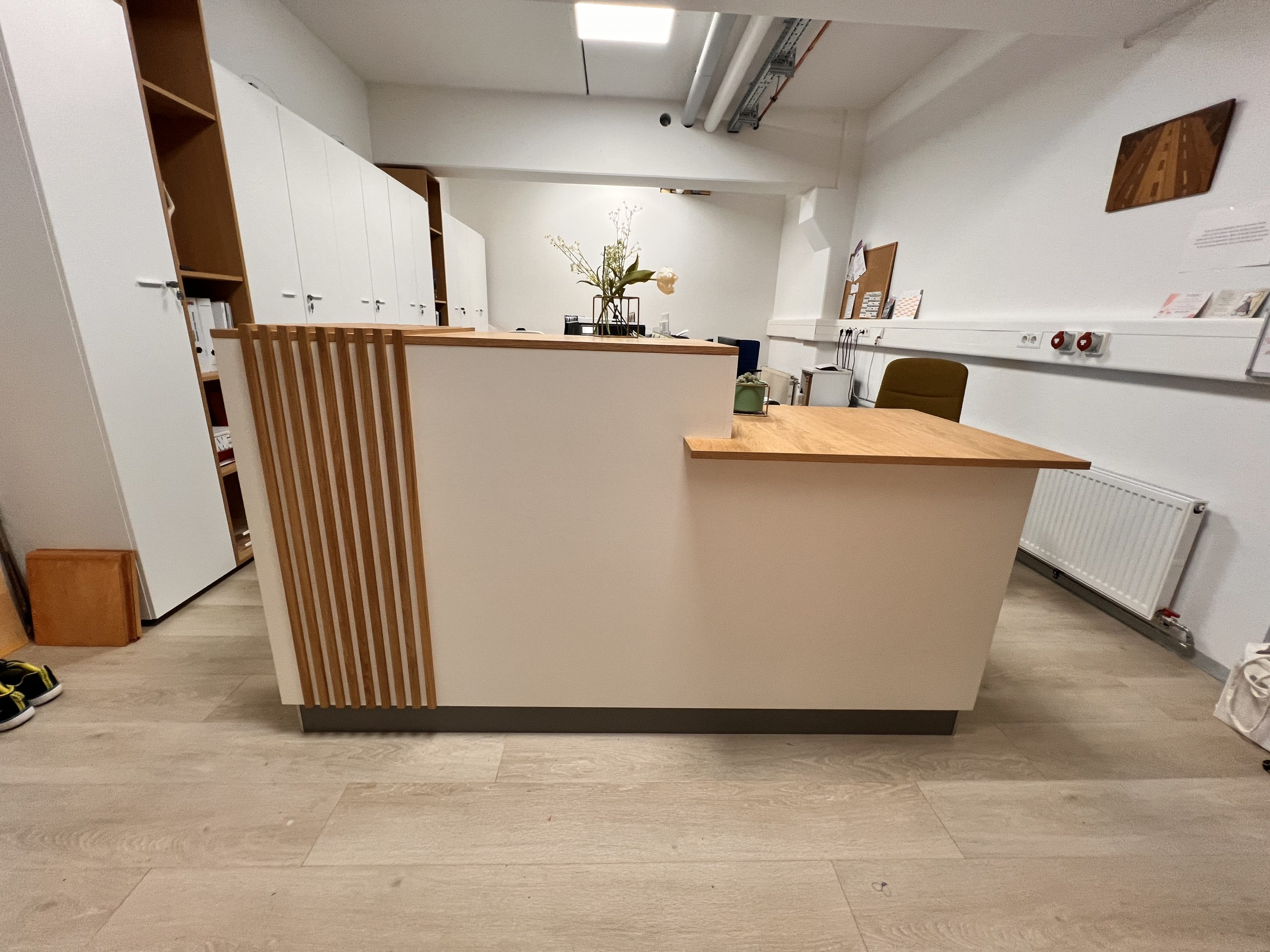 Empfangstresen made by Holztraum Design Franziska Regler (Innenarchitektin)